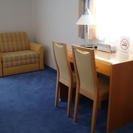 Pension Demmel, Bed & Breakfast Bruckmühl エクステリア 写真