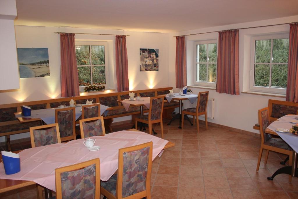 Pension Demmel, Bed & Breakfast Bruckmühl エクステリア 写真