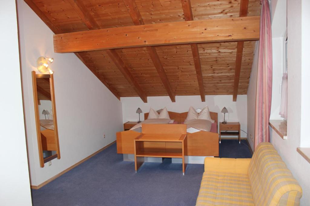 Pension Demmel, Bed & Breakfast Bruckmühl 部屋 写真